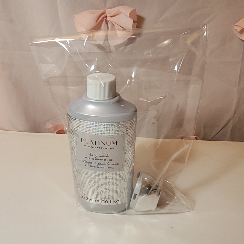 New BATH & BODY 10fl oz Platinum Body Wash